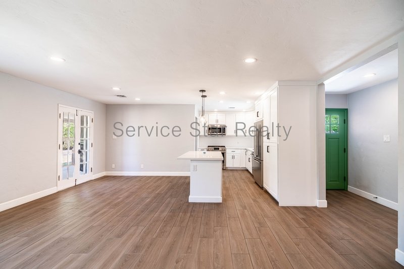3BR/2BA corner lot in Central Phoenix! property image