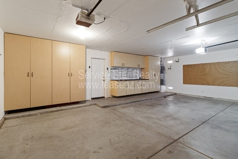 3 bedroom 2 bath with backyard oasis!! property image