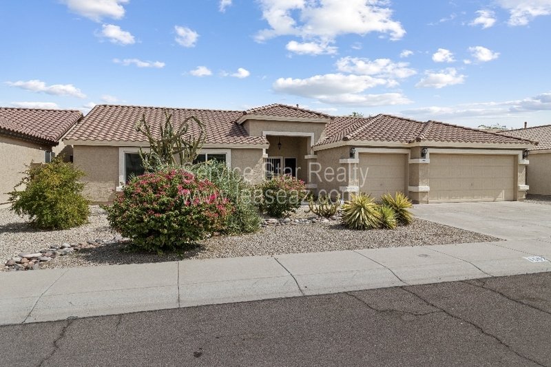 3 bedroom 2 bath with backyard oasis!! property image