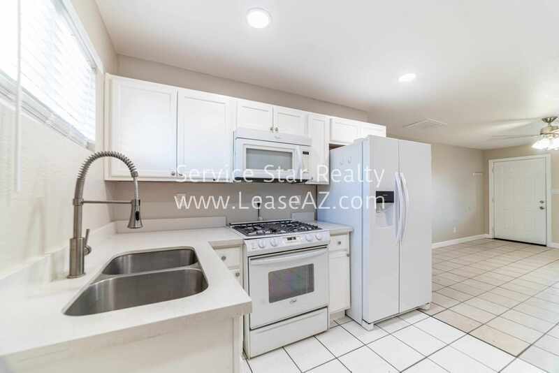 2 bedroom 1 bath Glendale Apt! Backyard + W/D Hookups property image