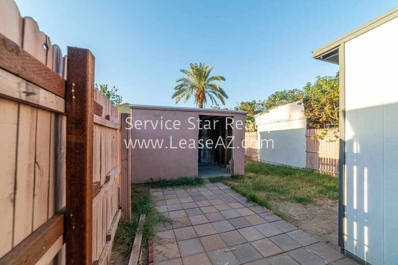 2 bedroom 1 bath Glendale Apt! Backyard + W/D Hookups property image