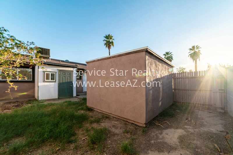 2 bedroom 1 bath Glendale Apt! Backyard + W/D Hookups property image