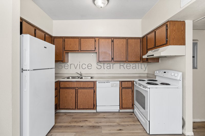 **2 WEEKS FREE RENT WITH MOVE IN BY 7/10** property image