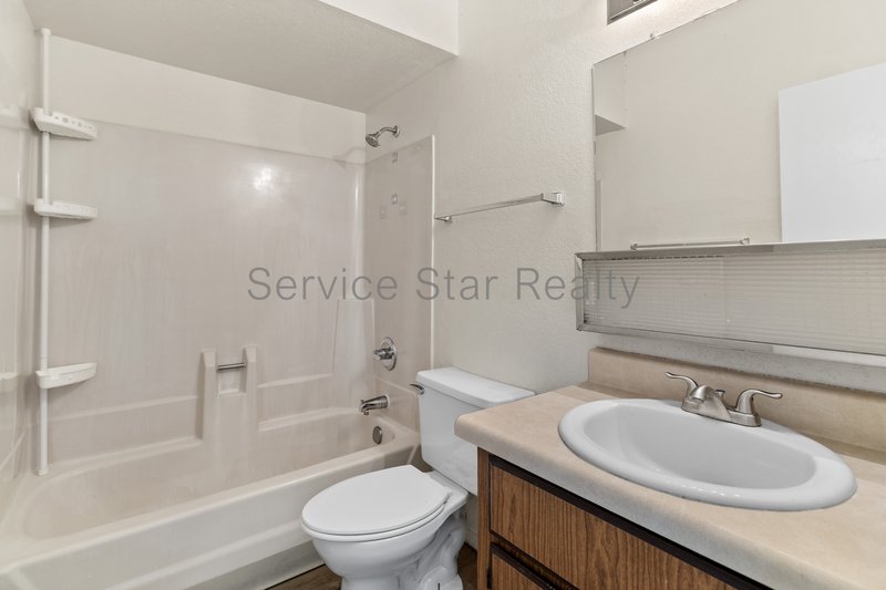 **2 WEEKS FREE RENT WITH MOVE IN BY 7/10** property image