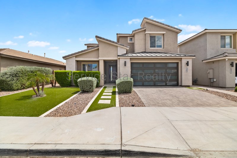 Stunning 5-Bed, 4.5 bath Beauty located in Sky Crossing North Phoenix! property image