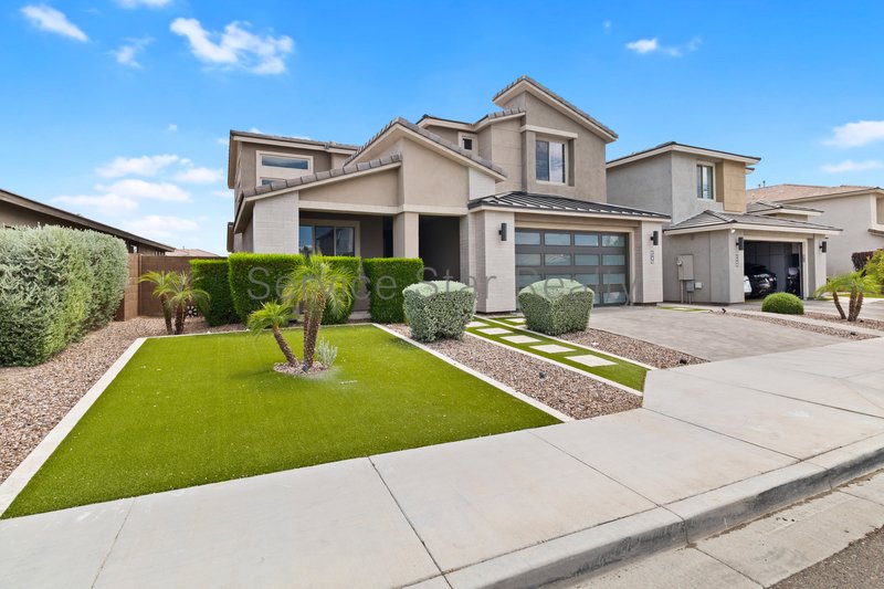 Stunning 5-Bed, 4.5 bath Beauty located in Sky Crossing North Phoenix! property image