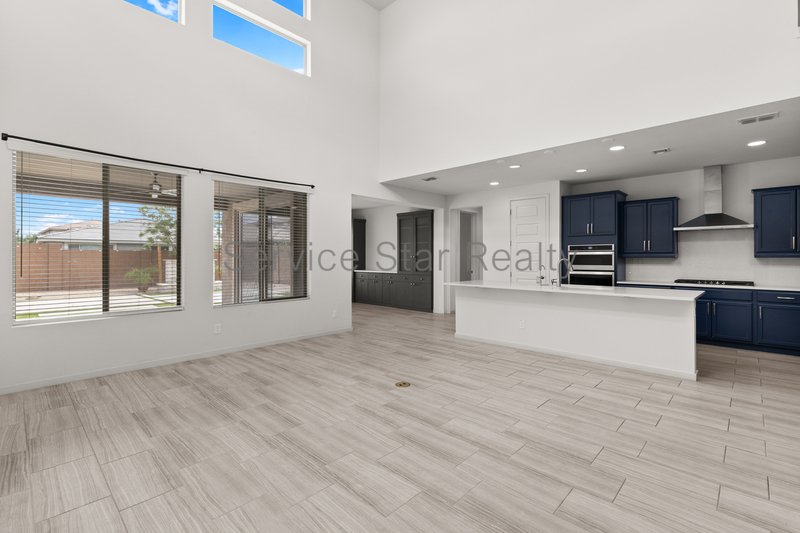 Stunning 5-Bed, 4.5 bath Beauty located in Sky Crossing North Phoenix! property image
