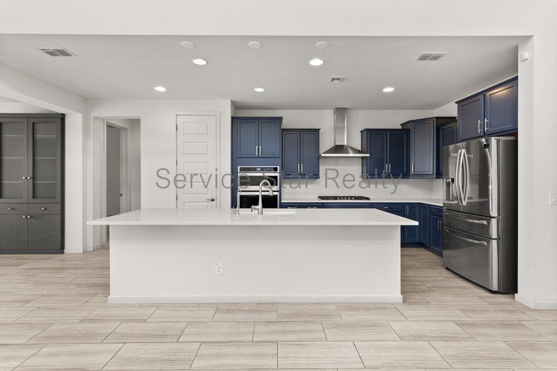 Stunning 5-Bed, 4.5 bath Beauty located in Sky Crossing North Phoenix! property image