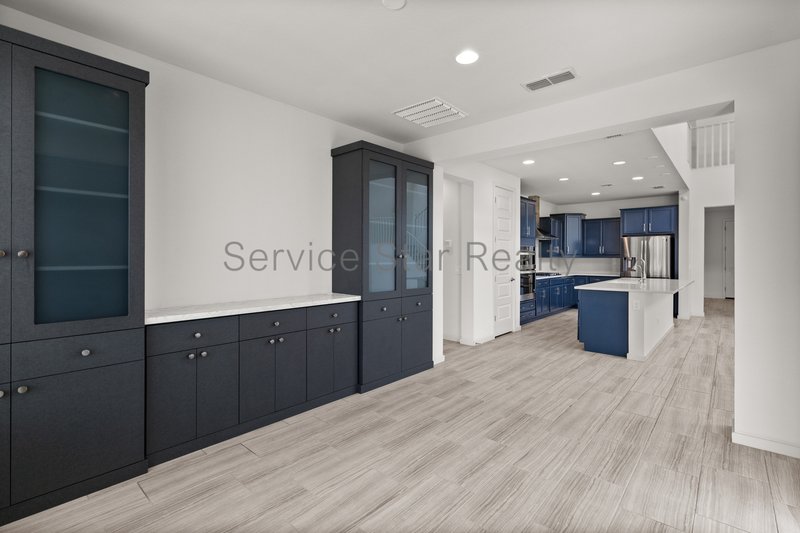 Stunning 5-Bed, 4.5 bath Beauty located in Sky Crossing North Phoenix! property image