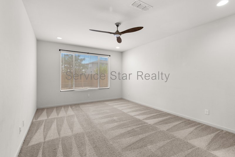Stunning 5-Bed, 4.5 bath Beauty located in Sky Crossing North Phoenix! property image