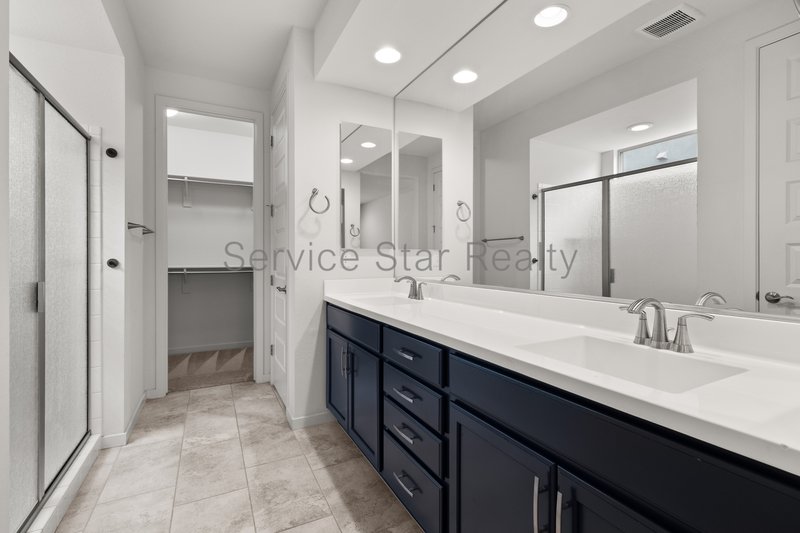 Stunning 5-Bed, 4.5 bath Beauty located in Sky Crossing North Phoenix! property image