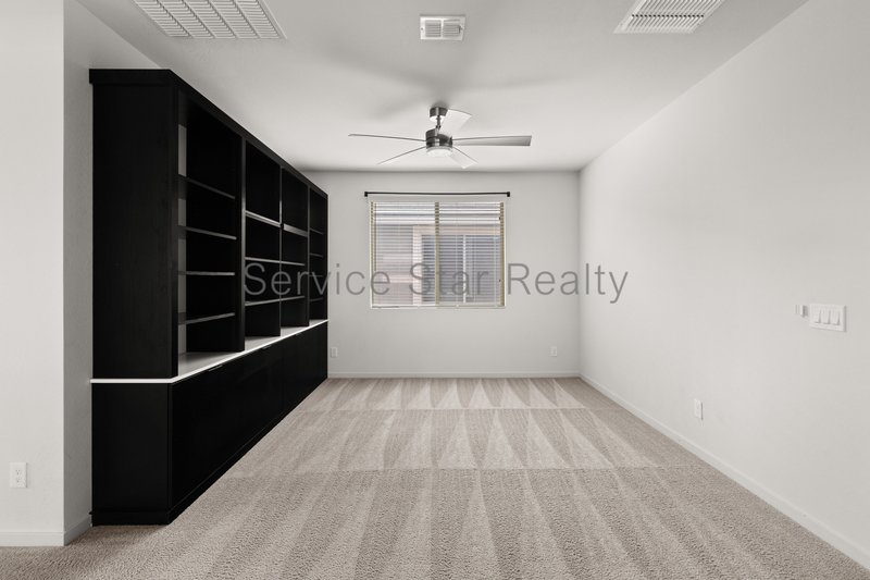Stunning 5-Bed, 4.5 bath Beauty located in Sky Crossing North Phoenix! property image