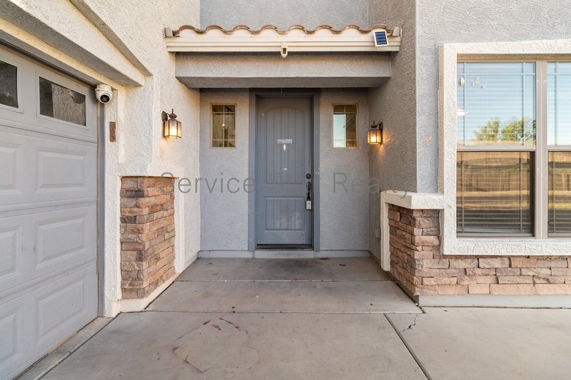 Large Tolleson Home in Sunset Farms with 3 car Garage and Private Pool property image