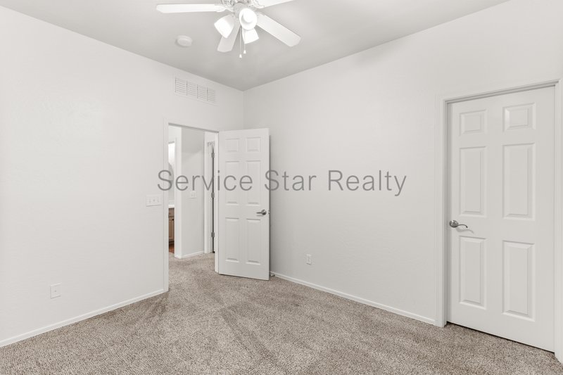 Large Tolleson Home in Sunset Farms with 3 car Garage and Private Pool property image
