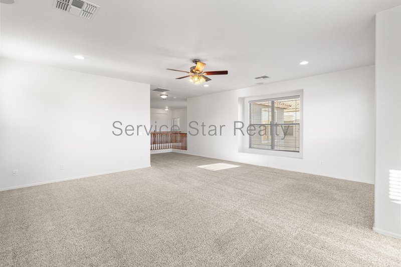 Large Tolleson Home in Sunset Farms with 3 car Garage and Private Pool property image