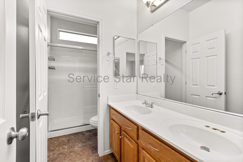 Large Tolleson Home in Sunset Farms with 3 car Garage and Private Pool property image