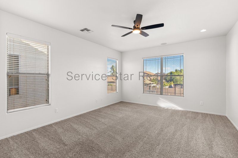 Large Tolleson Home in Sunset Farms with 3 car Garage and Private Pool property image