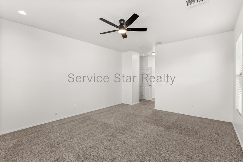 Large Tolleson Home in Sunset Farms with 3 car Garage and Private Pool property image