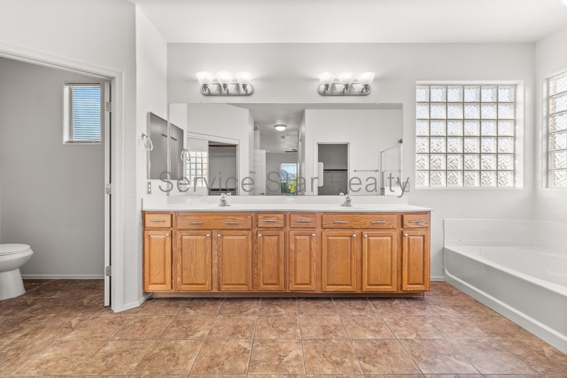 Large Tolleson Home in Sunset Farms with 3 car Garage and Private Pool property image