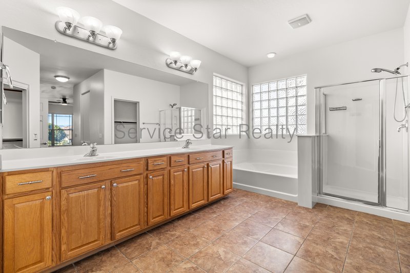 Large Tolleson Home in Sunset Farms with 3 car Garage and Private Pool property image