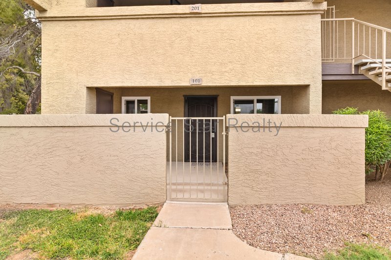 Charming 2 Bedroom, 2 Bath Condo in Prime Phoenix Location ? Steps f property image