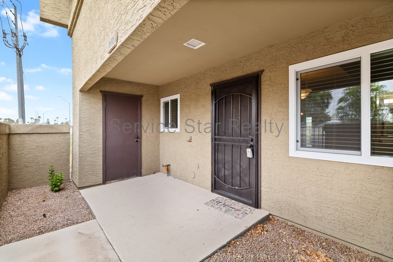 Charming 2 Bedroom, 2 Bath Condo in Prime Phoenix Location ? Steps f property image