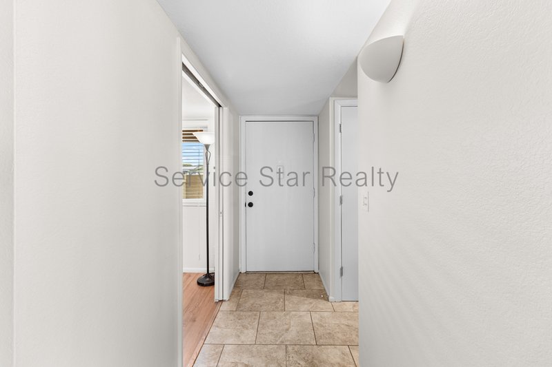 Charming 2 Bedroom, 2 Bath Condo in Prime Phoenix Location ? Steps f property image