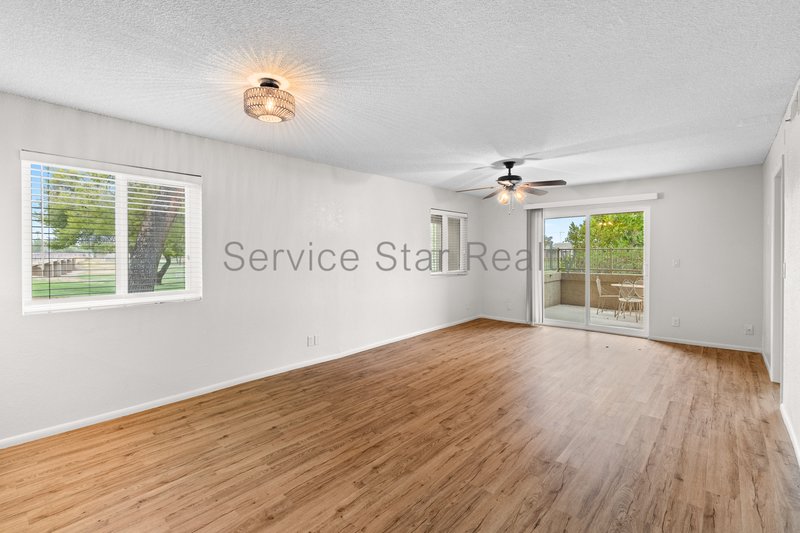 Charming 2 Bedroom, 2 Bath Condo in Prime Phoenix Location ? Steps f property image