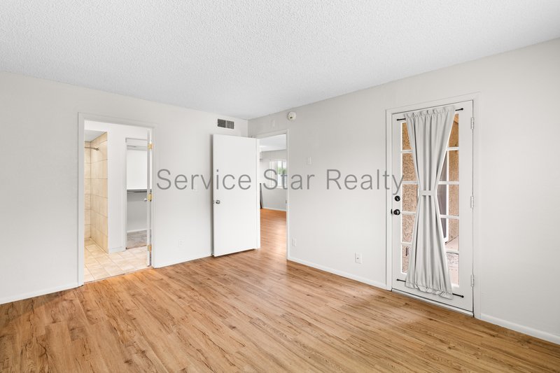 Charming 2 Bedroom, 2 Bath Condo in Prime Phoenix Location ? Steps f property image