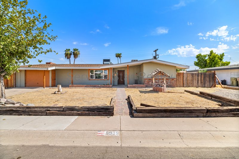 Glendale Home on large lot with Solar and A Pool! property image