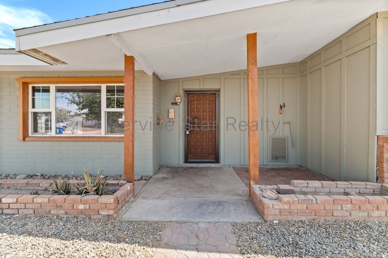 Glendale Home on large lot with Solar and A Pool! property image