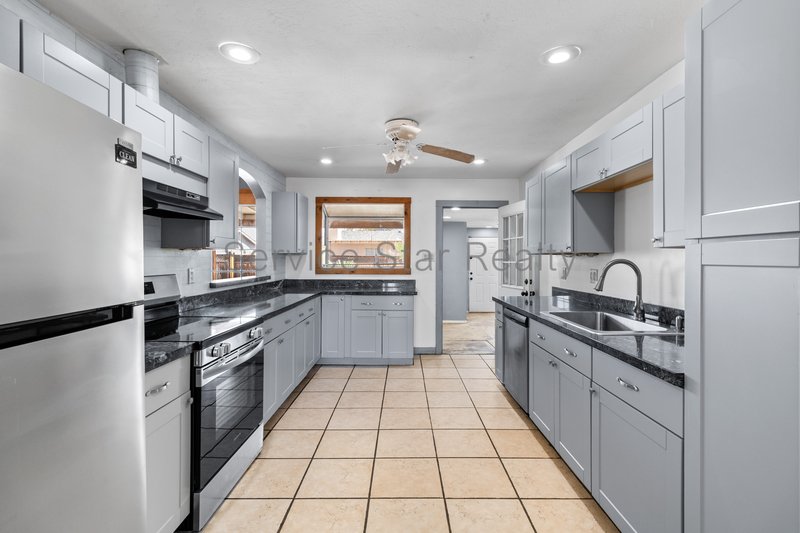 Glendale Home on large lot with Solar and A Pool! property image