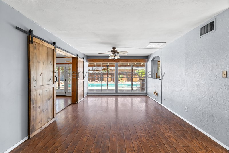 Glendale Home on large lot with Solar and A Pool! property image