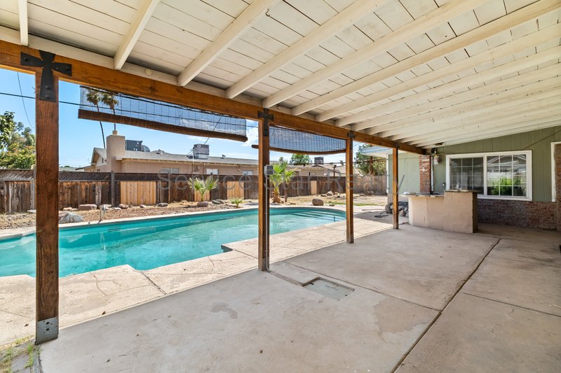 Glendale Home on large lot with Solar and A Pool! property image