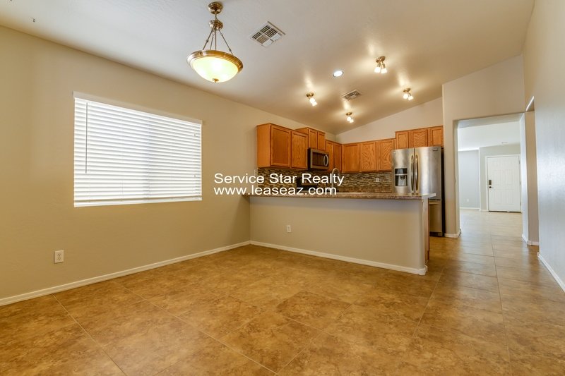 **MOVE IN SPECIAL -- 2 WEEKS FREE RENT!!** property image