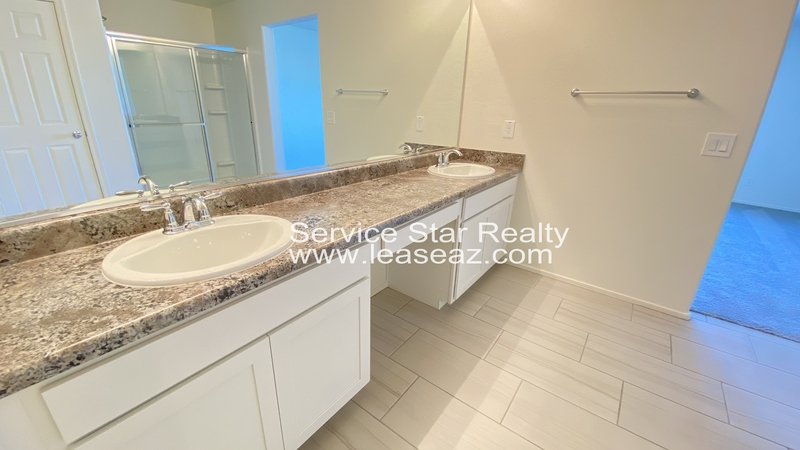 Spectacular 4 bed. 3 bath in Tolleson! property image
