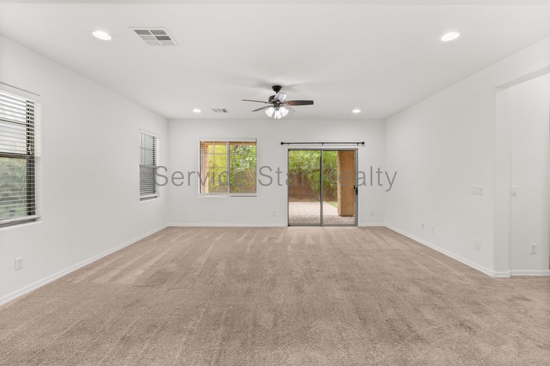 4 bedroom 3 bath in Gated Community of Nicholas Point! property image