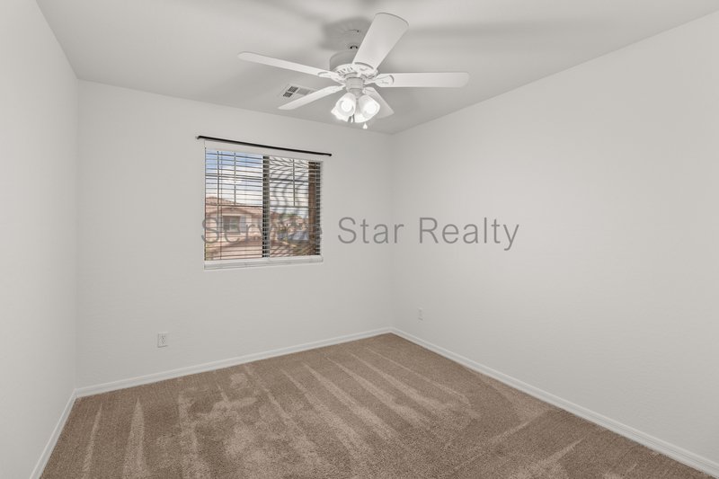 4 bedroom 3 bath in Gated Community of Nicholas Point! property image