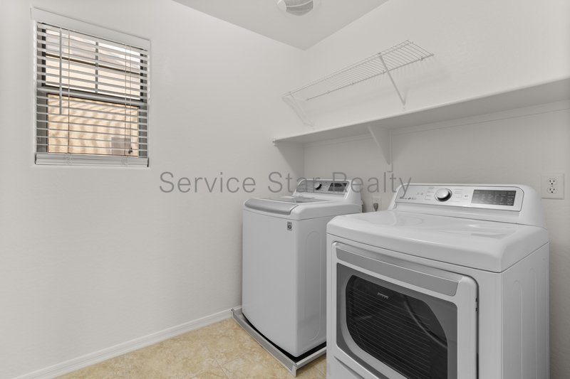 4 bedroom 3 bath in Gated Community of Nicholas Point! property image