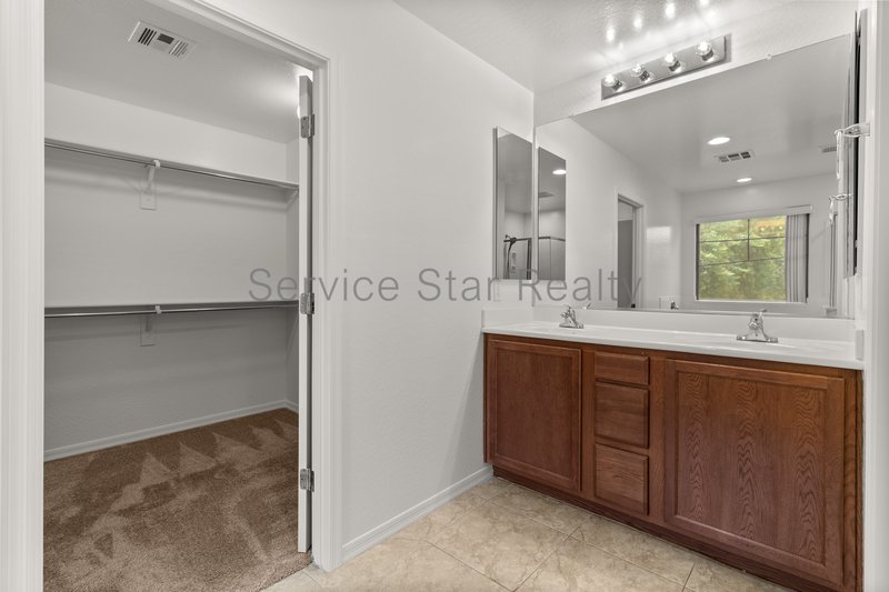 4 bedroom 3 bath in Gated Community of Nicholas Point! property image