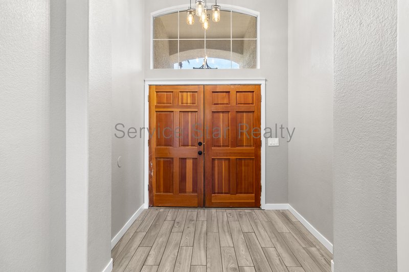 Beautiful Home on the Golf Course! property image