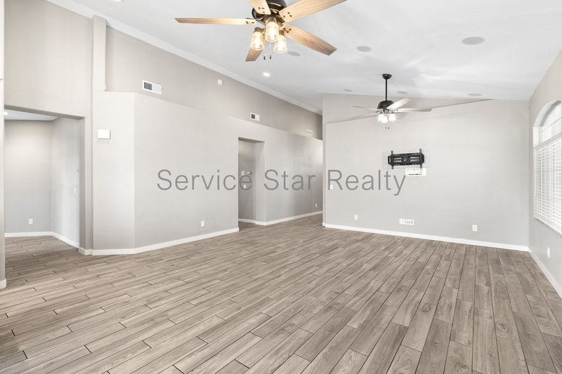 Beautiful Home on the Golf Course! property image