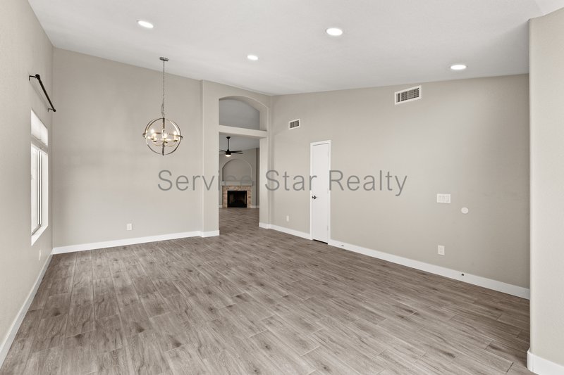 Beautiful 4-Bedroom Home Near South Mountain ? Convenient Phoenix Loca property image