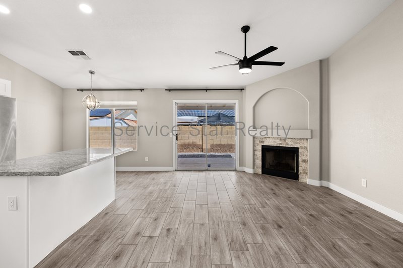 Beautiful 4-Bedroom Home Near South Mountain ? Convenient Phoenix Loca property image