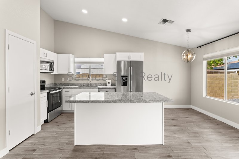Beautiful 4-Bedroom Home Near South Mountain ? Convenient Phoenix Loca property image