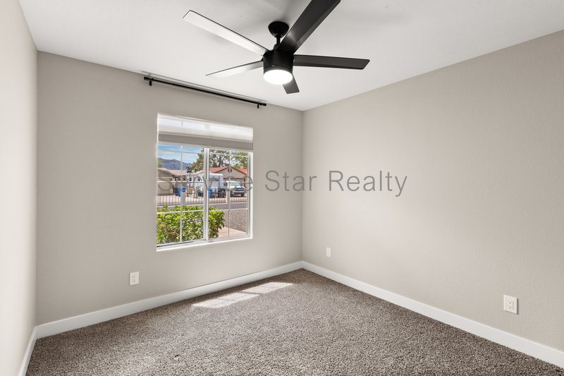 Beautiful 4-Bedroom Home Near South Mountain ? Convenient Phoenix Loca property image