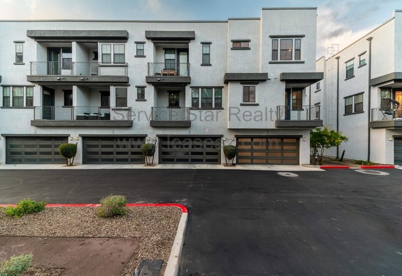 4 BED/3.5 Bath Townhome in Tempe!! property image
