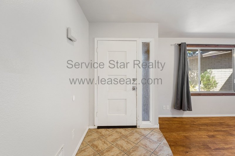 Fantastic 5 Bedroom + Swimming Pool + NO HOA!! property image