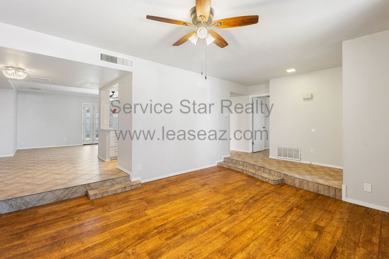 Fantastic 5 Bedroom + Swimming Pool + NO HOA!! property image