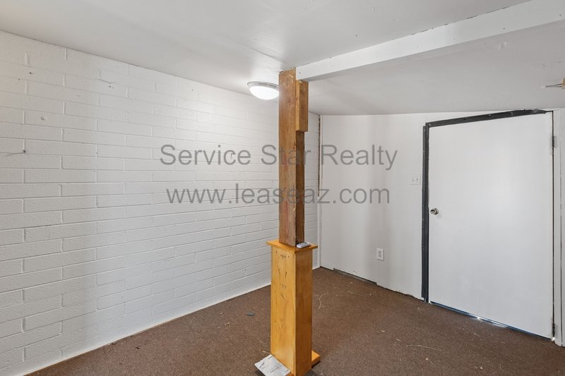 Fantastic 5 Bedroom + Swimming Pool + NO HOA!! property image